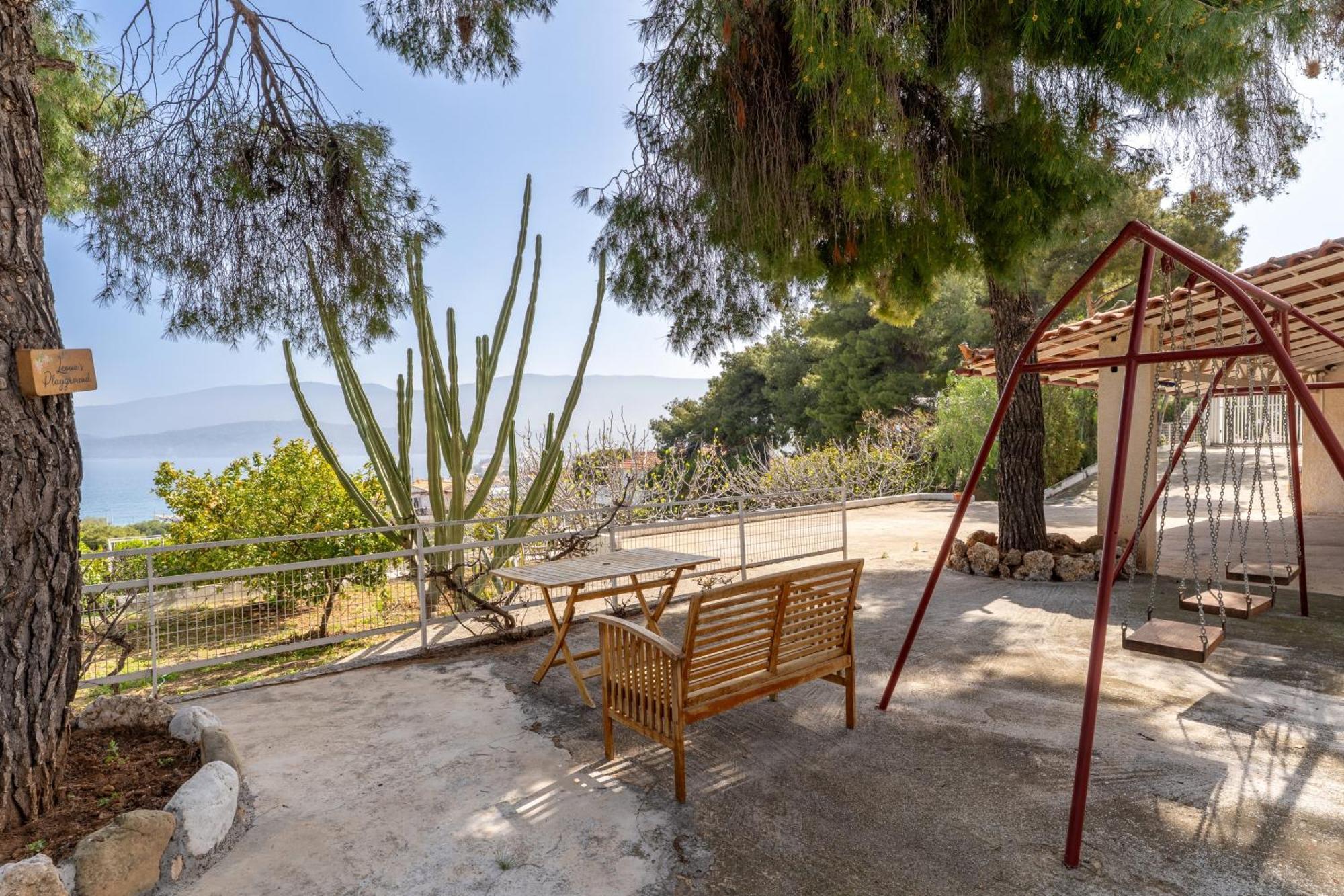 The House Of Gratitude - Poolside Retreat Villa Loutra Oraias Elenis Dış mekan fotoğraf